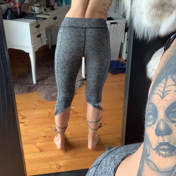 Grey yoga pants with ties at bottom - Picture 3 of 3